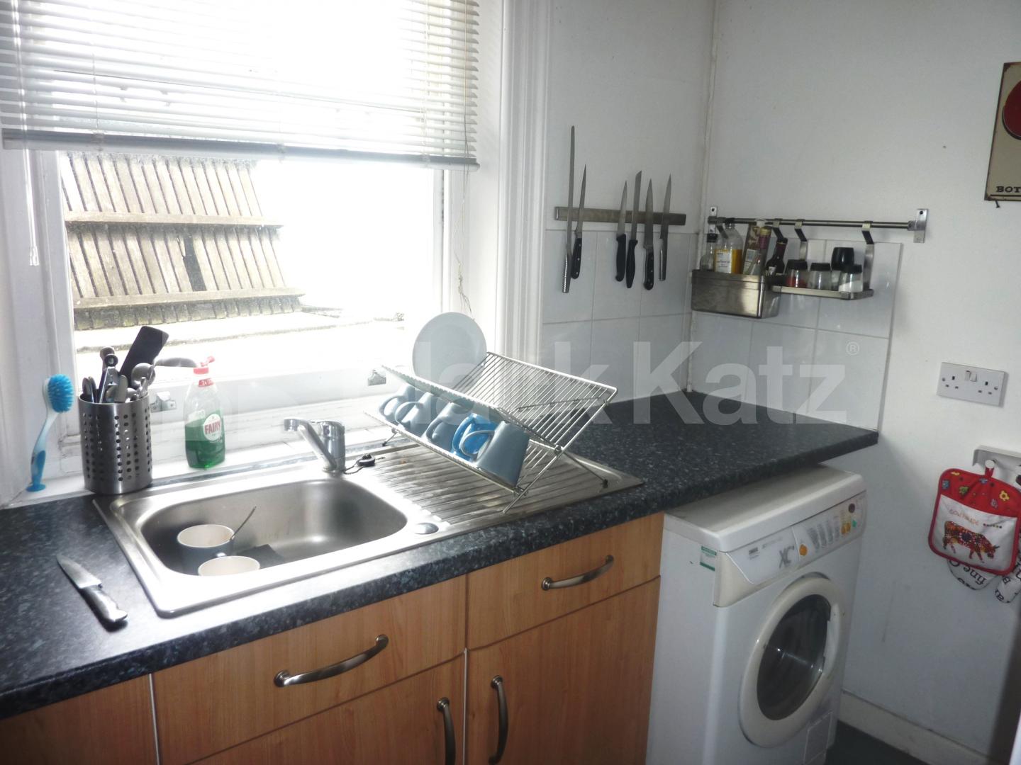 			LOCATION LOCATION LOCATION!!!, 1 Bedroom, 1 bath, 1 reception Flat			 Oxford Street, SOHO